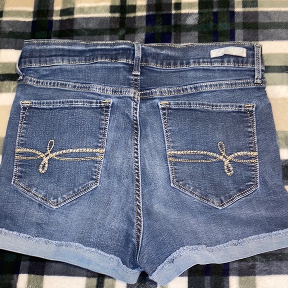 LEVI’S High Rise Shortie Distressed Denim Shorts - Picture 2 of 3